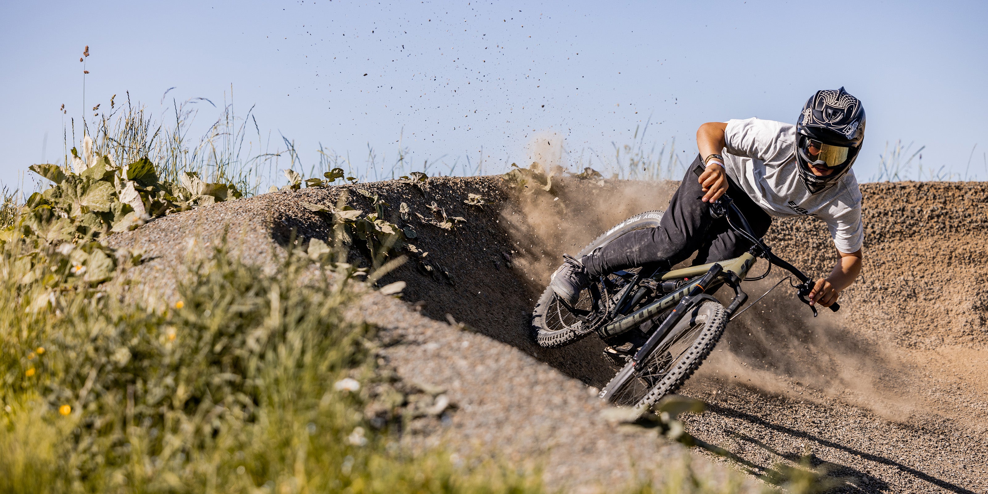 Kids & Youth Mountain Bikes | EIGHTSHOT Bicycles